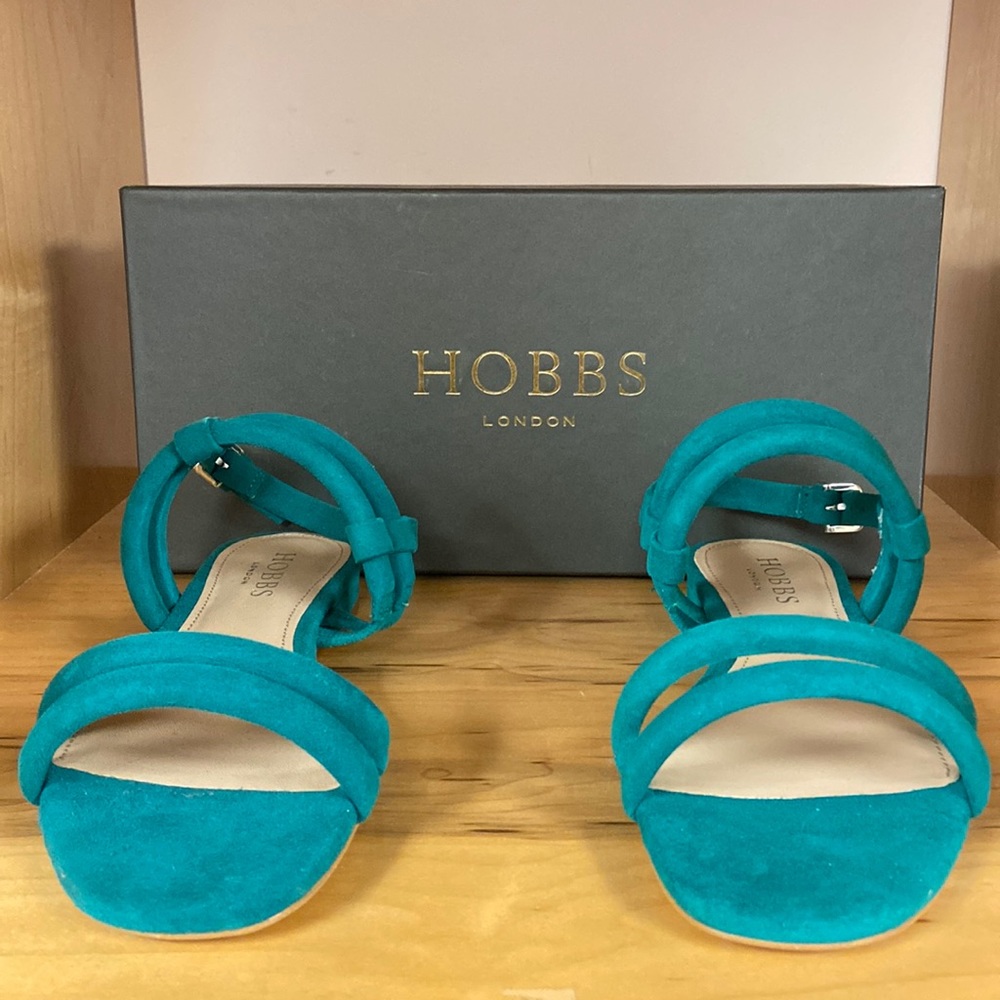 HOBBS OF LONDON WOMEN LEATHER SNEAKERS NEW IN THE BOX SIZE USA 6 EU 37 UK 4
